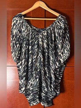 a.n.a Black and Cream Sheer Animal Print Blouson Top With Sparkles Size Large